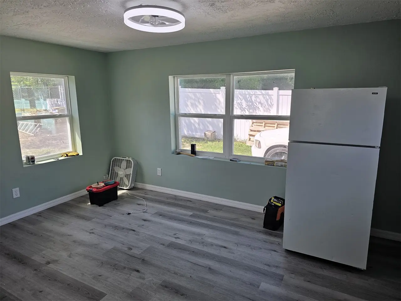 Kitchen room before the visible cabinet installation